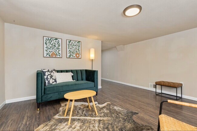 Photo - Spacious 1BR/1BA plus HUGE office/den!