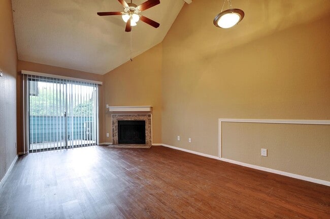 Photo - 2507 Burleson Rd Unit 102