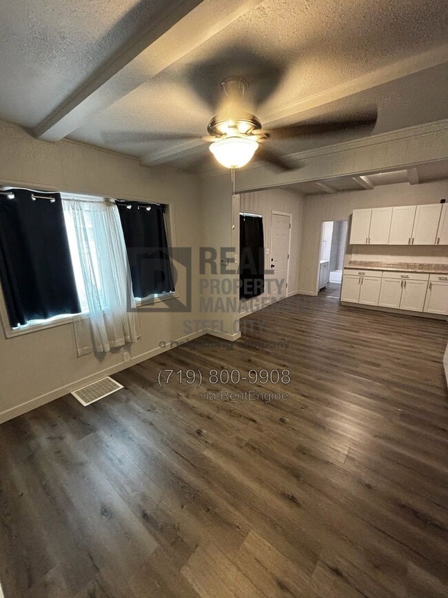 Photo - 1428 E Orman Ave
