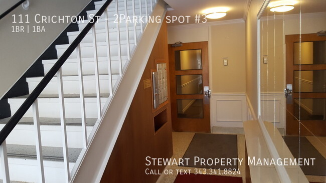 Photo - 111 Crichton St Unité 2Parking spot #3