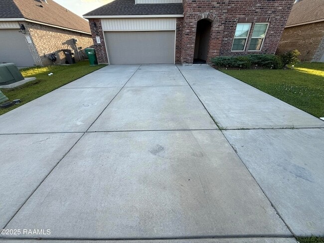 Photo - 200 Broussard Hl Dr