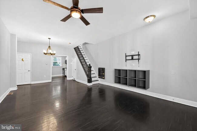 Photo - 2541 S Mole St