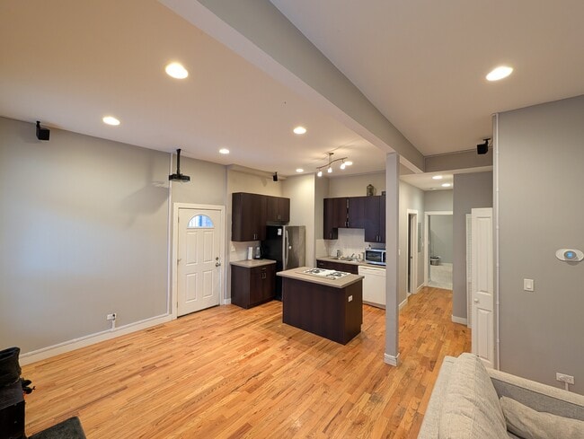 Photo - 1463 W Huron St Unit 1R