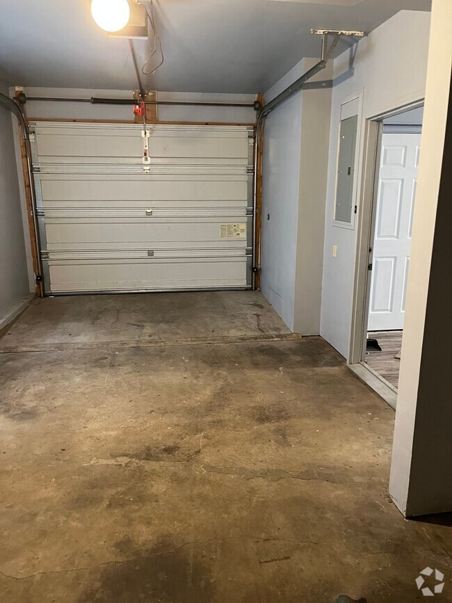Building Photo - 193 Monroe St Unit 193 C Rental