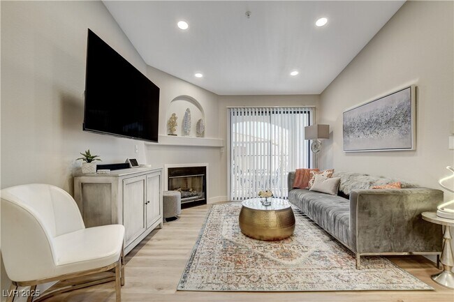 Photo - 950 Seven Hills Dr Unidad 2923 Rental