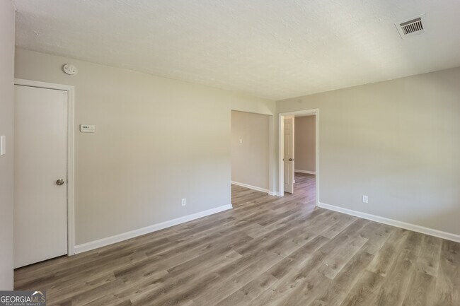 Photo - 8143 Huntington Dr