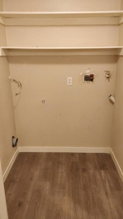 Photo - 3847 Benview Ave