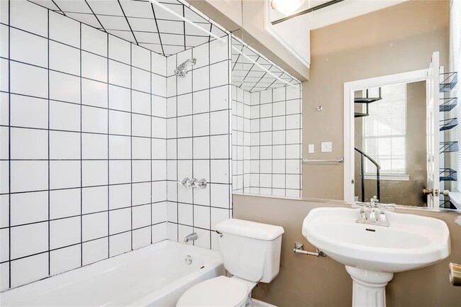 Photo - 1603 Shoal Creek Blvd Unit C