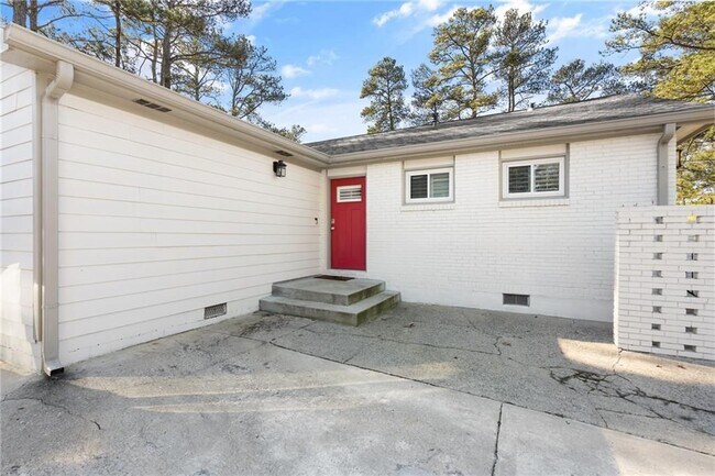 Photo - 2026 Harwinor Rd SE