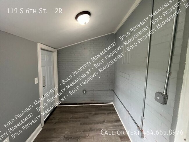 Photo - 119 S 6th St Unit 2R