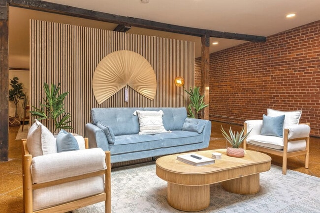 Building Photo - 120 E 13th St Unit ID1056090P