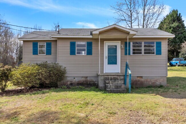 Photo - Cozy & Convenient 2BR/1BA Living in the Heart of Greer! $825/mo rent