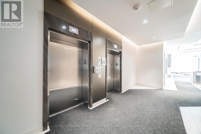 Photo - 128 Fairview Mall Dr Unité 411