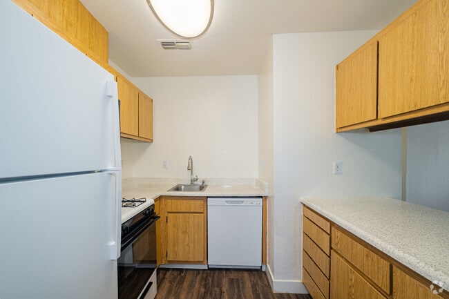 2BR, 1.5BA - 860SF