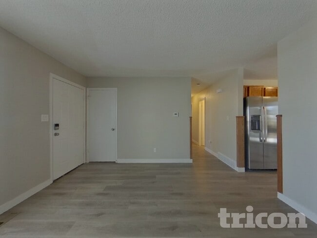 Photo - 2882 Dickens Dr