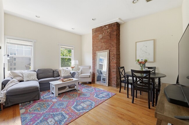 Building Photo - 56 Madison St Unit 3