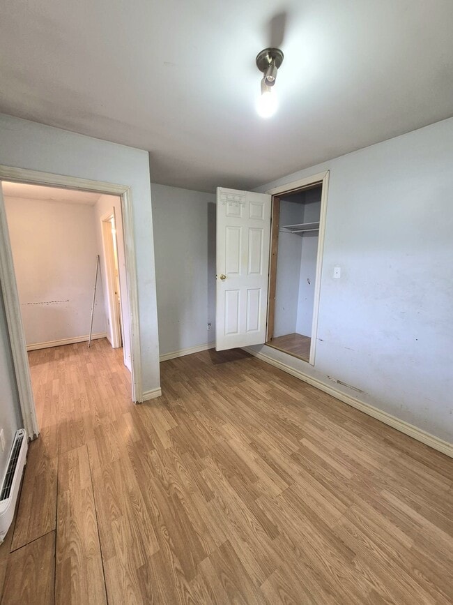 Photo - Bachelor Unit for Rent – Available Immediately Unit 2