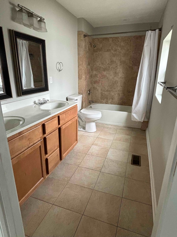 Photo - 329 S Main St