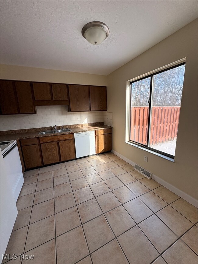 Photo - 2398 Echo Valley Dr