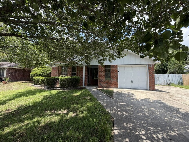 Building Photo - Home For Rent