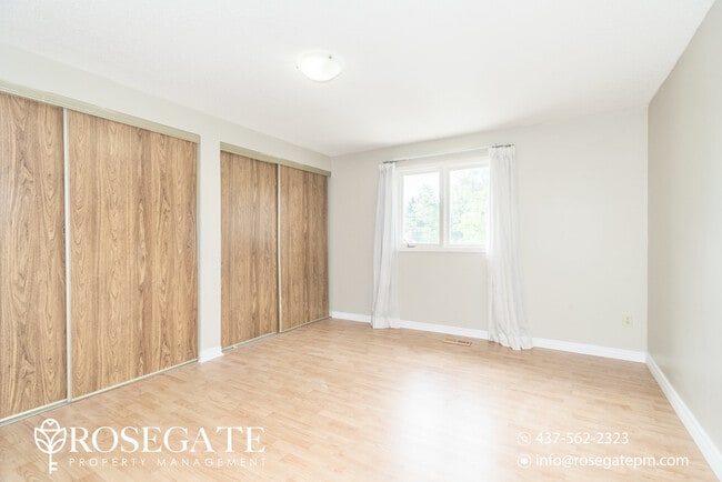 Building Photo - Pet-Friendly 4-Bedroom + Den Detached Home with 2 Parking Spaces – Scarborough Unit 1
