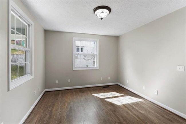 Photo - Radford, 3 BR / 2 BA, Available NOW