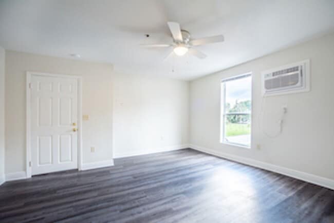Photo - Beautiful Efficiency Apartment in the Heart of Beautiful Umatilla Unit 11-201