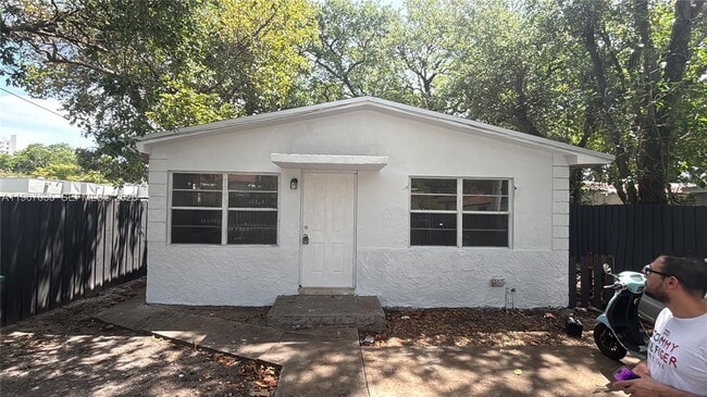 Building Photo - 5545 NW 3rd Ave Unit W