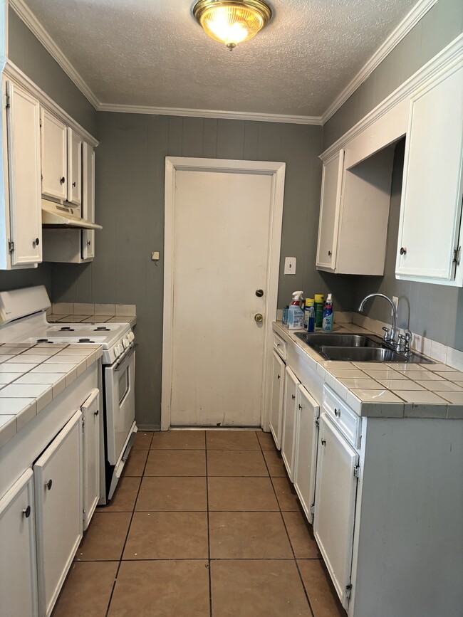 Photo - 622 Lake Glen Pl