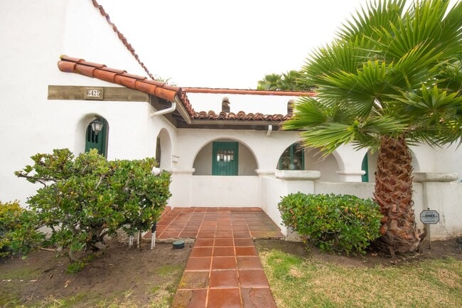 Building Photo - Windansea Spanish Charmer! Rental
