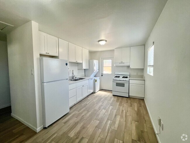Building Photo - 3543-3545 Clairemont Mesa Blvd Unit 3545 Rental