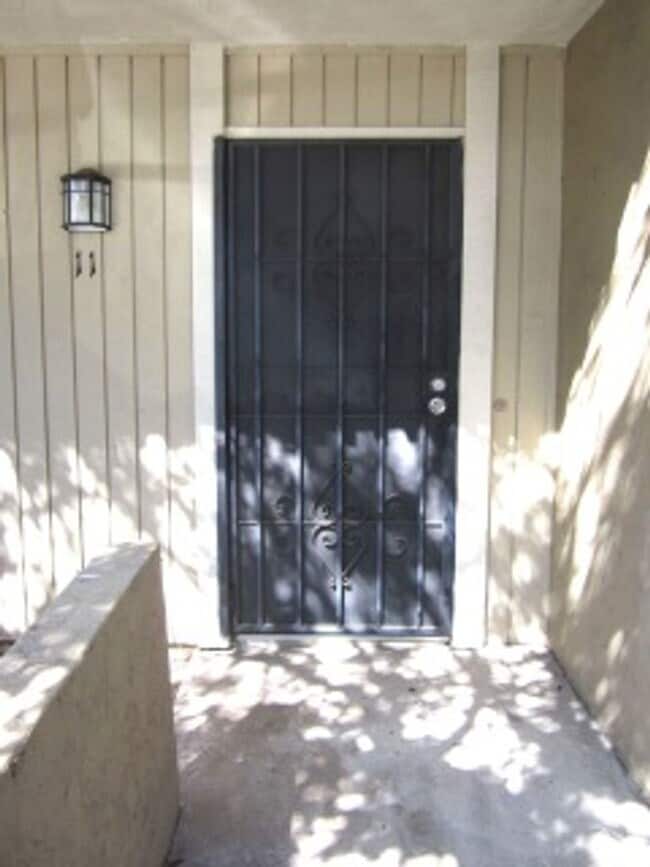 Building Photo - La Mesa "Near SDSU" Spacious 2BR/2BA Condo...