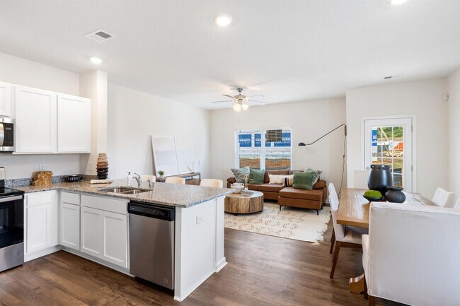 Photo - 1069 Hammett Rd