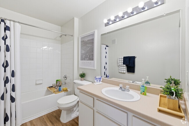 1x1 1BR, 1BA -565SF - Bathroom