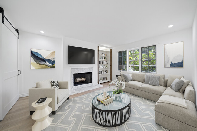 Garden view living room - 2118 3rd St Townhome