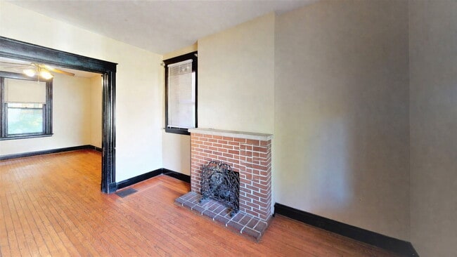 Photo - 2358 Stratford Ave