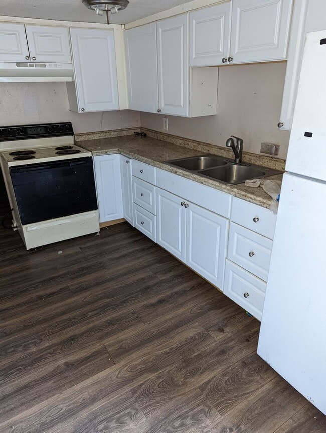 Photo - Cute and spacious home for rent.