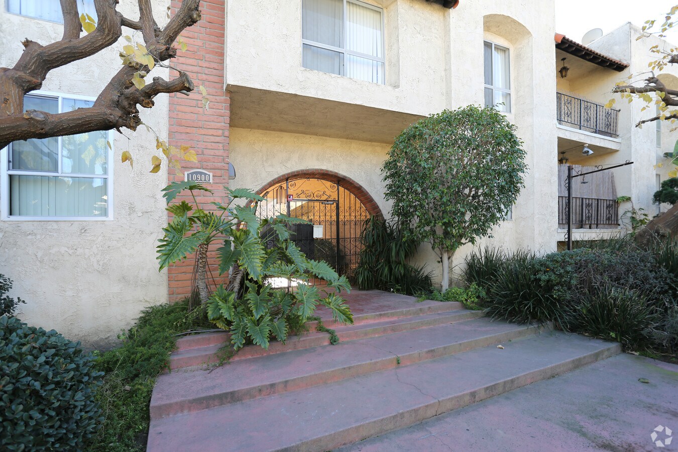 Photo - 10920 Palms Blvd