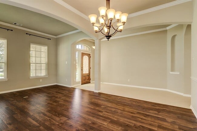 Photo - 4919 Grand Chateau Ln