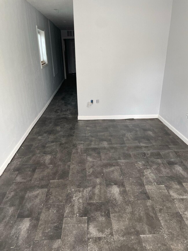 Photo - 1713 W Oak St