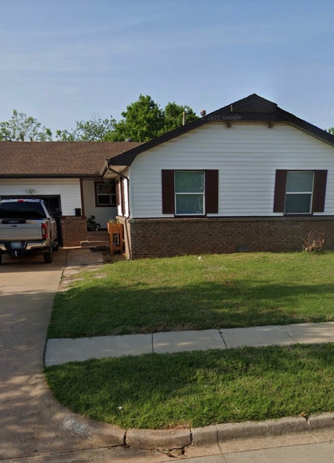 Building Photo - 4425 NW 31st St