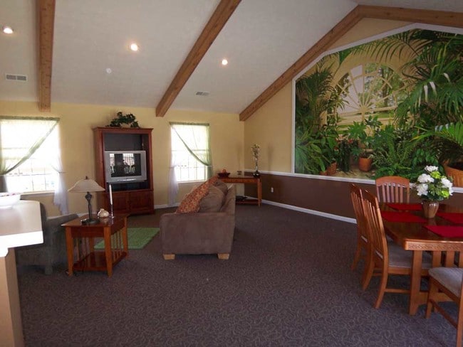 Photo - Maple Tree Apartments