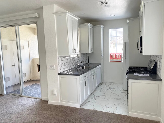 10884 Sabre Hill Dr Unidad 308
