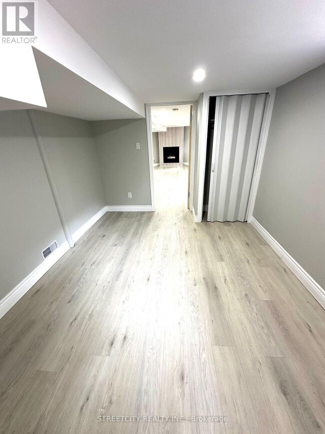 Photo - 437 Charlotte St