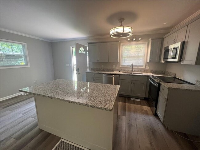 Photo - 3473 McKenzie Dr