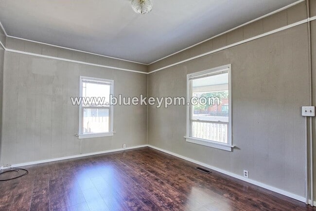 Photo - 3 bed, 1 bath Home w/ Easy Freeway Access Near Washington Elem School