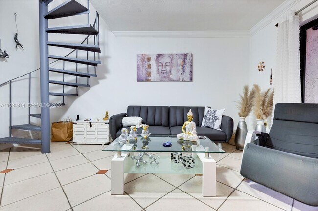 Photo - 1758 W 58th St