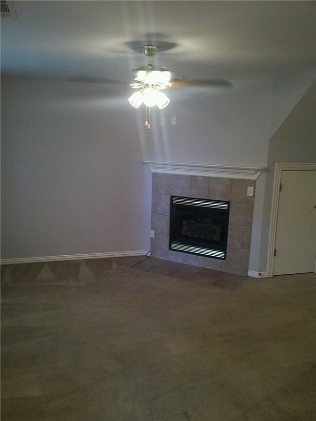 Photo - 946 W Peachtree Dr