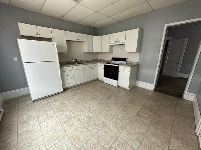 Photo - 2120 Lansing Ave Unit Apt #4