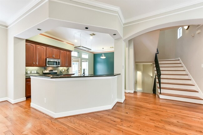 Building Photo - 420 Fowler St Rental